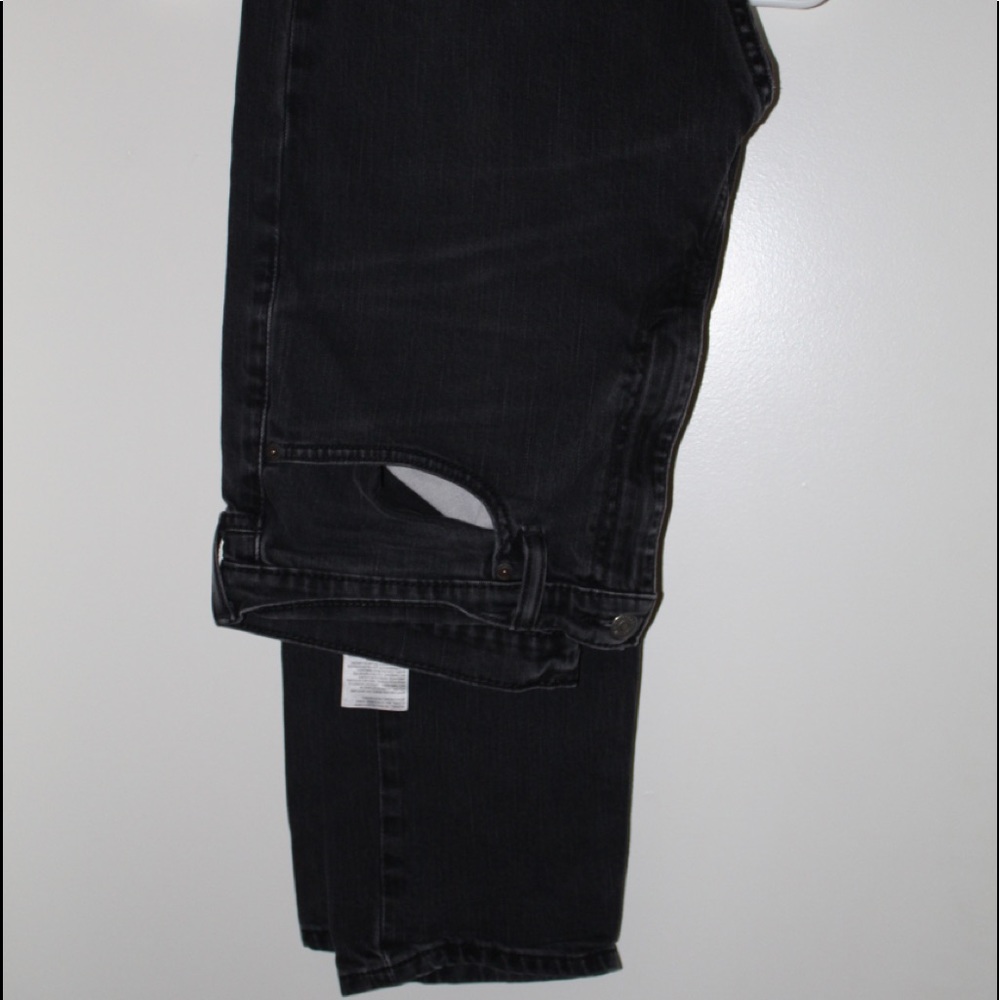 Ripped Levi’s Back Denim Jeans